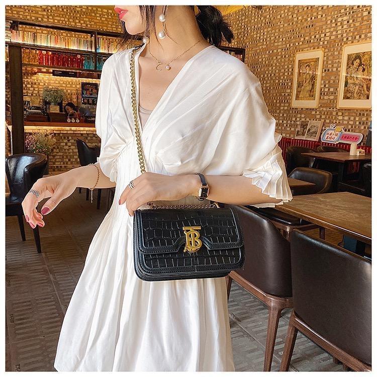 Burberry bag chain online