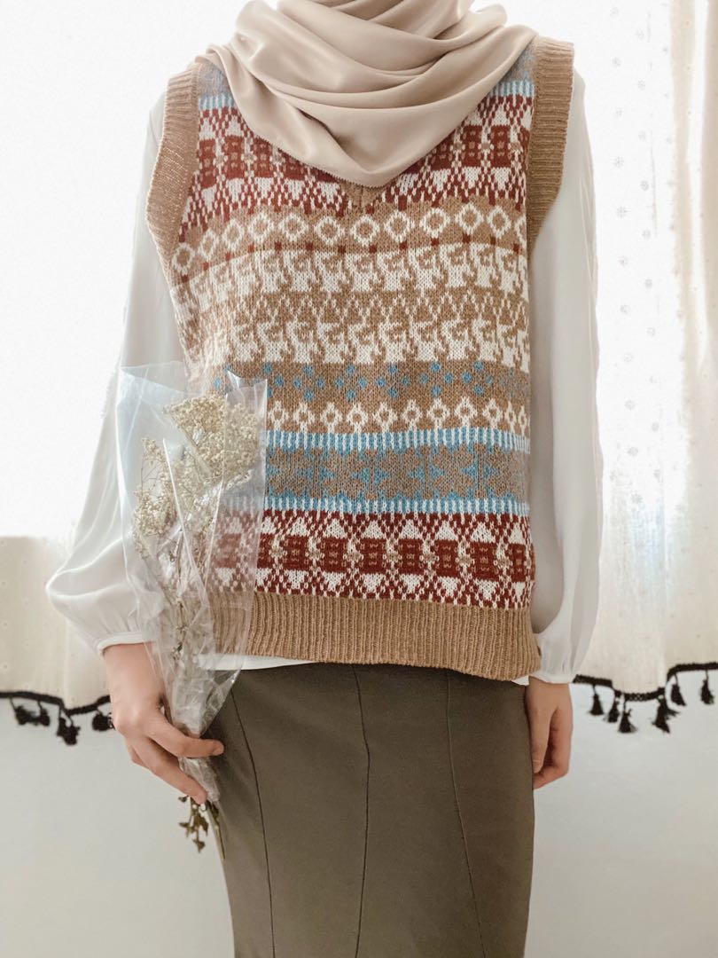 knitwear vest