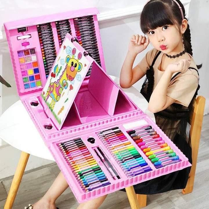 208 pcs. Super Mega Art Materials Set (Category: Craft Supplies & Tools) located in Manila. Submitted by acinad_ (Listing ID 1051875884, Image 3). Description: 208 pcs. Super Mega Art Materials Set Available colors: - Blue - Pink For shipping: - Grab Delivery - LalaMove - Angkas Buy 3 & get each for only 530! Discounts for bulk orders! Message for inquiries!.