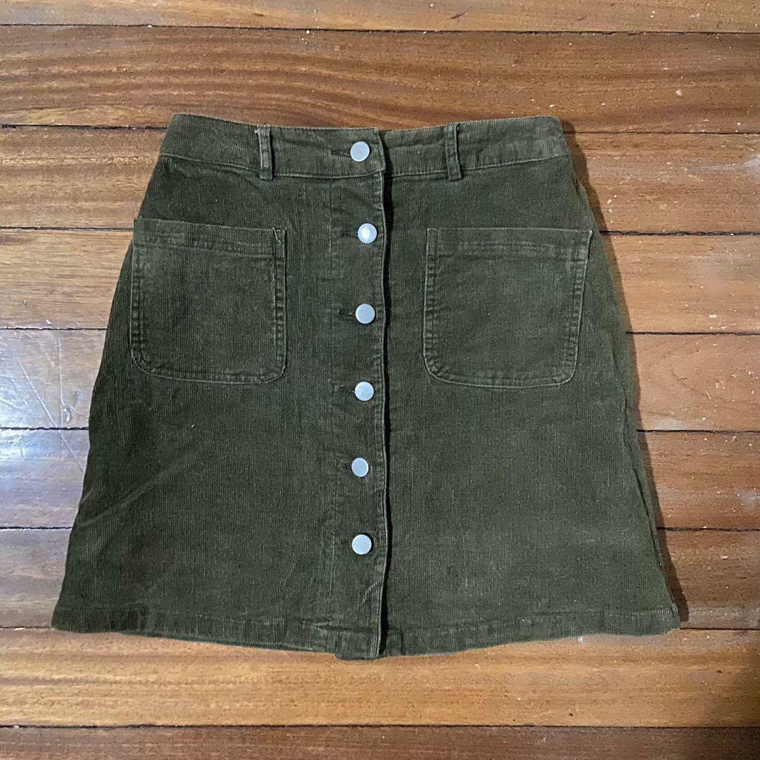 Button Up Skirt (OLIVE) (Category: Skirts) located in San Juan City. Submitted by bjonka (Listing ID 1052059429, Image 1). Description: Size: M-Semi L *Gartered at the back so it’s stretchable! .