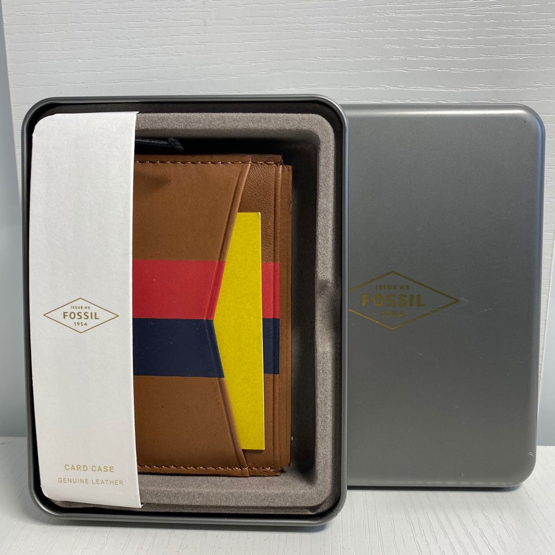 Fossil Leather Card Case, Men's Fashion, Watches & Accessories, Wallets