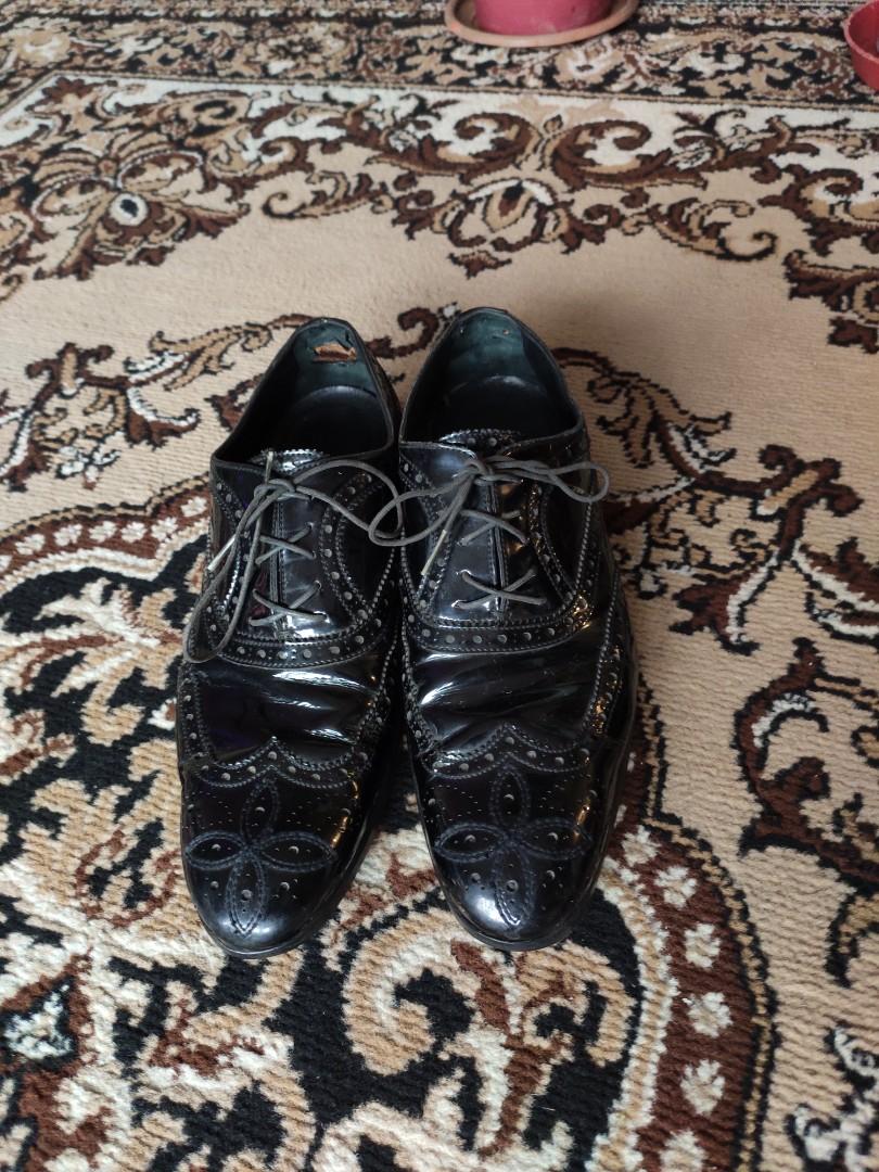 Louis Vuitton brogues patent leather, Men's Fashion, Footwear, Dress Shoes  on Carousell