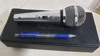 Microphone