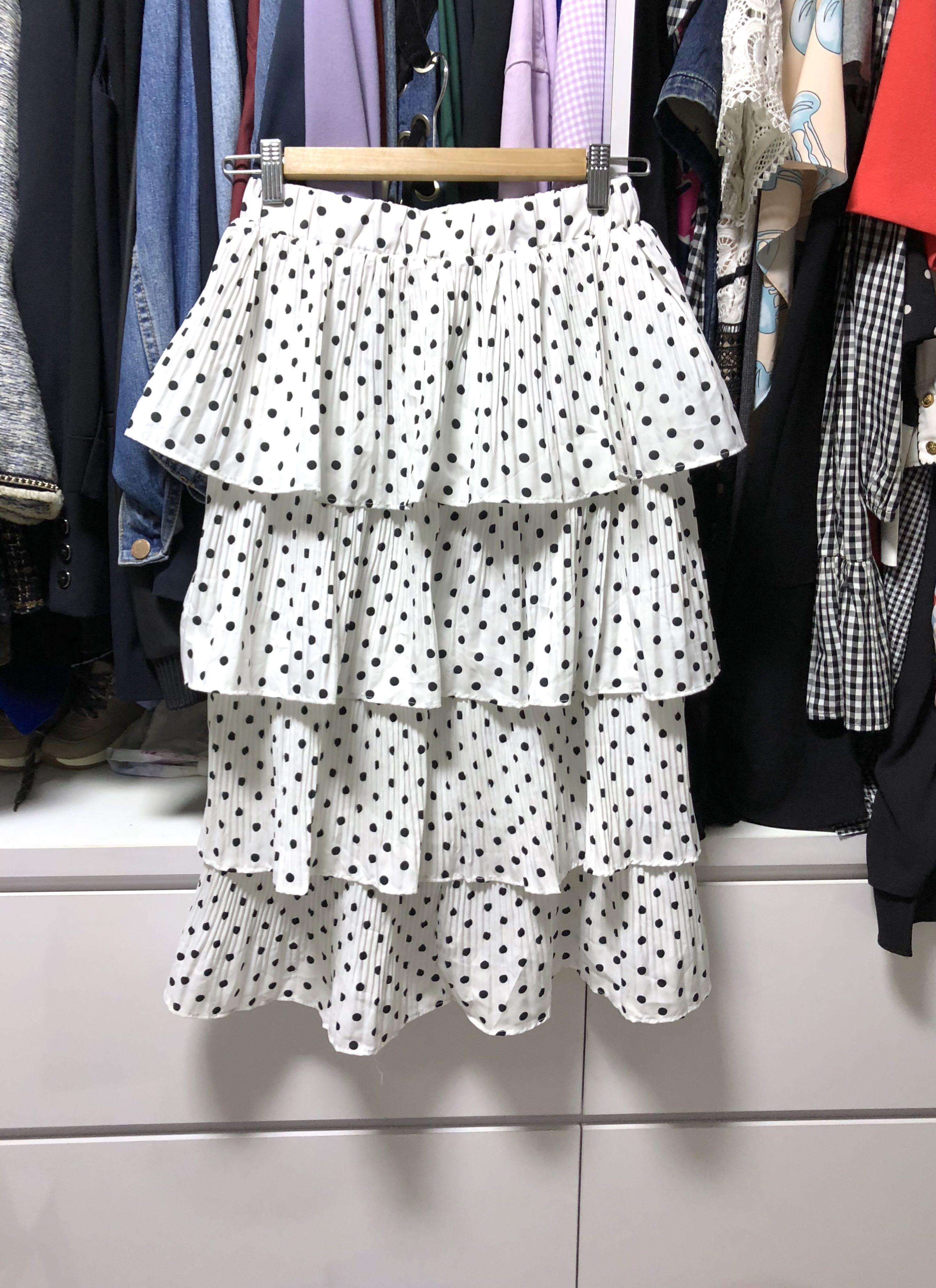 Valley girl black outlet and white skirt