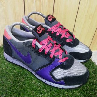 (Category: ) located in . Submitted by hannaswears (Listing ID 1051908708, Image 1). Description: .