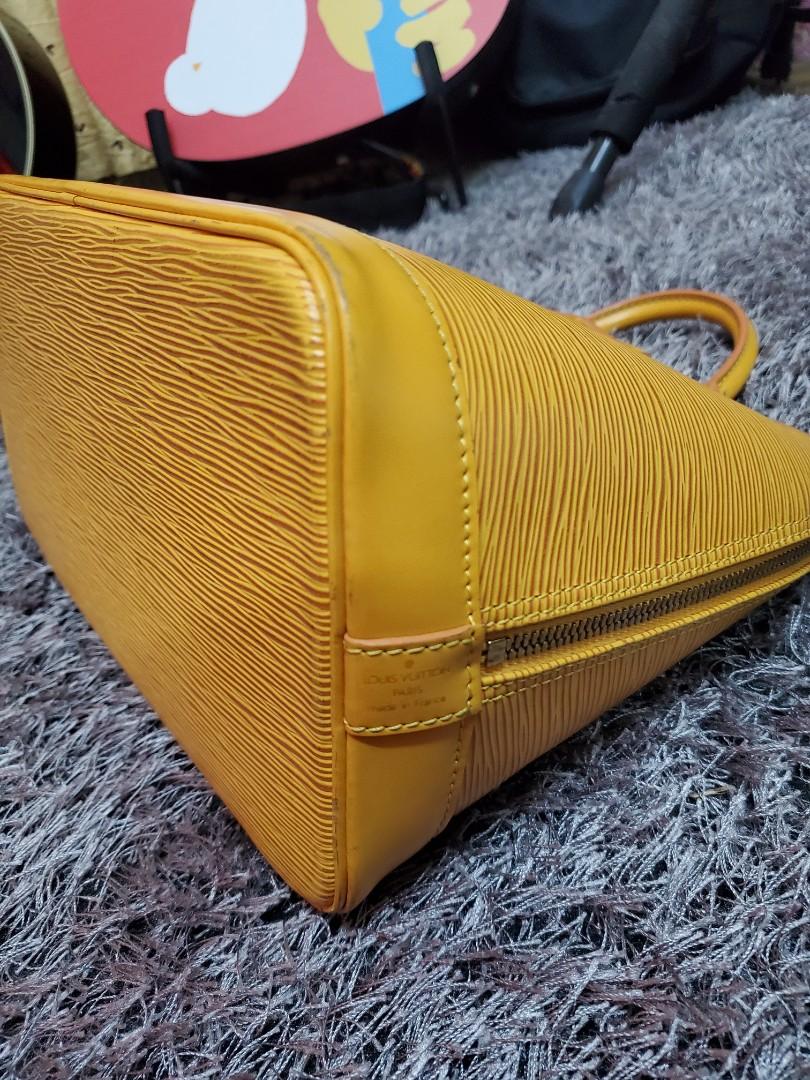 Louis Vuitton bag Alma MM Leather Epi Yellow Mustard ref.159339 - Joli  Closet
