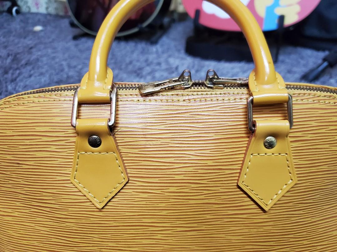 Louis Vuitton bag Alma MM Leather Epi Yellow Mustard ref.159339 - Joli  Closet