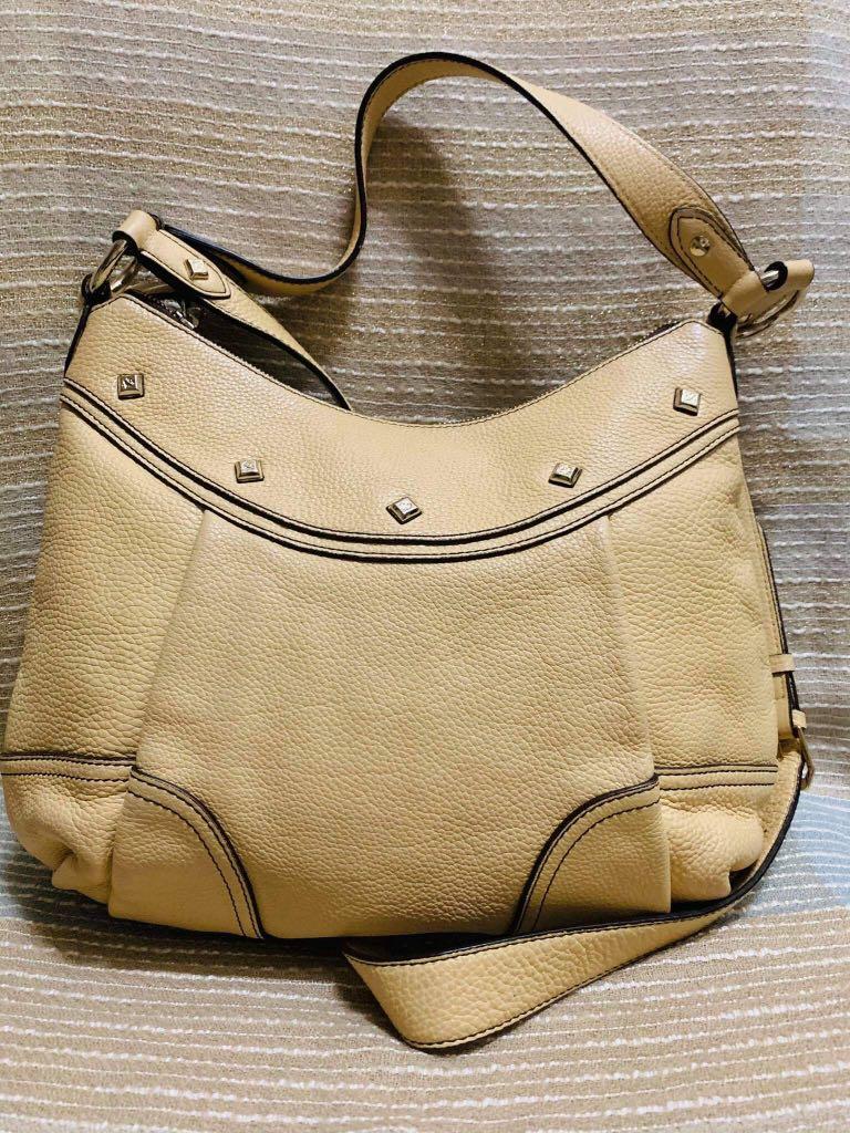 Original MCM 2-way sling bag (Category: Luxury Bags & Wallets) located in Manila. Submitted by edifier888 (Listing ID 1052008111, Image 3). Description: Guaranteed original and In very good condition.