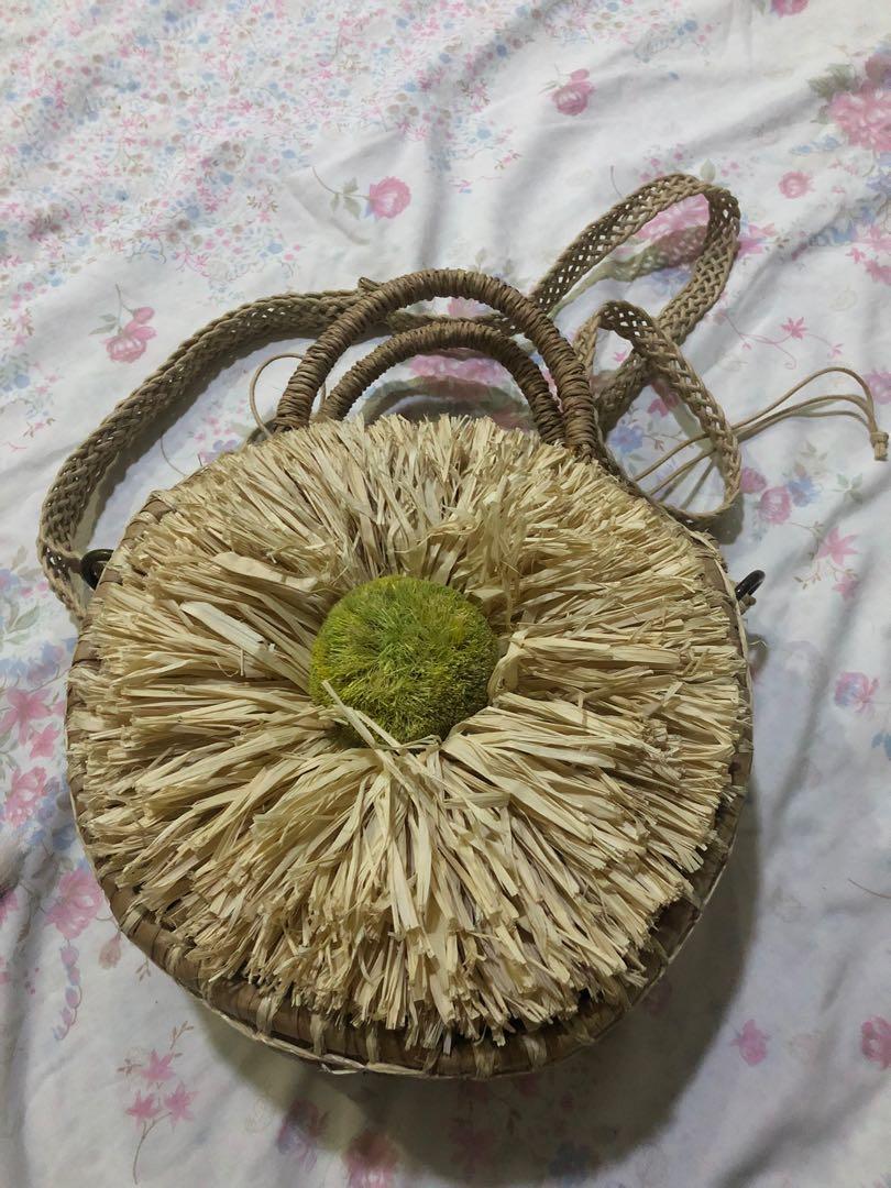Raffia Handbag (Category: Tote Bags) located in Mandaluyong City. Submitted by ricaley (Listing ID 1052020836, Image 1). Description: No brand raffia bag. Bought for 2k. RFS: Impulse buy.