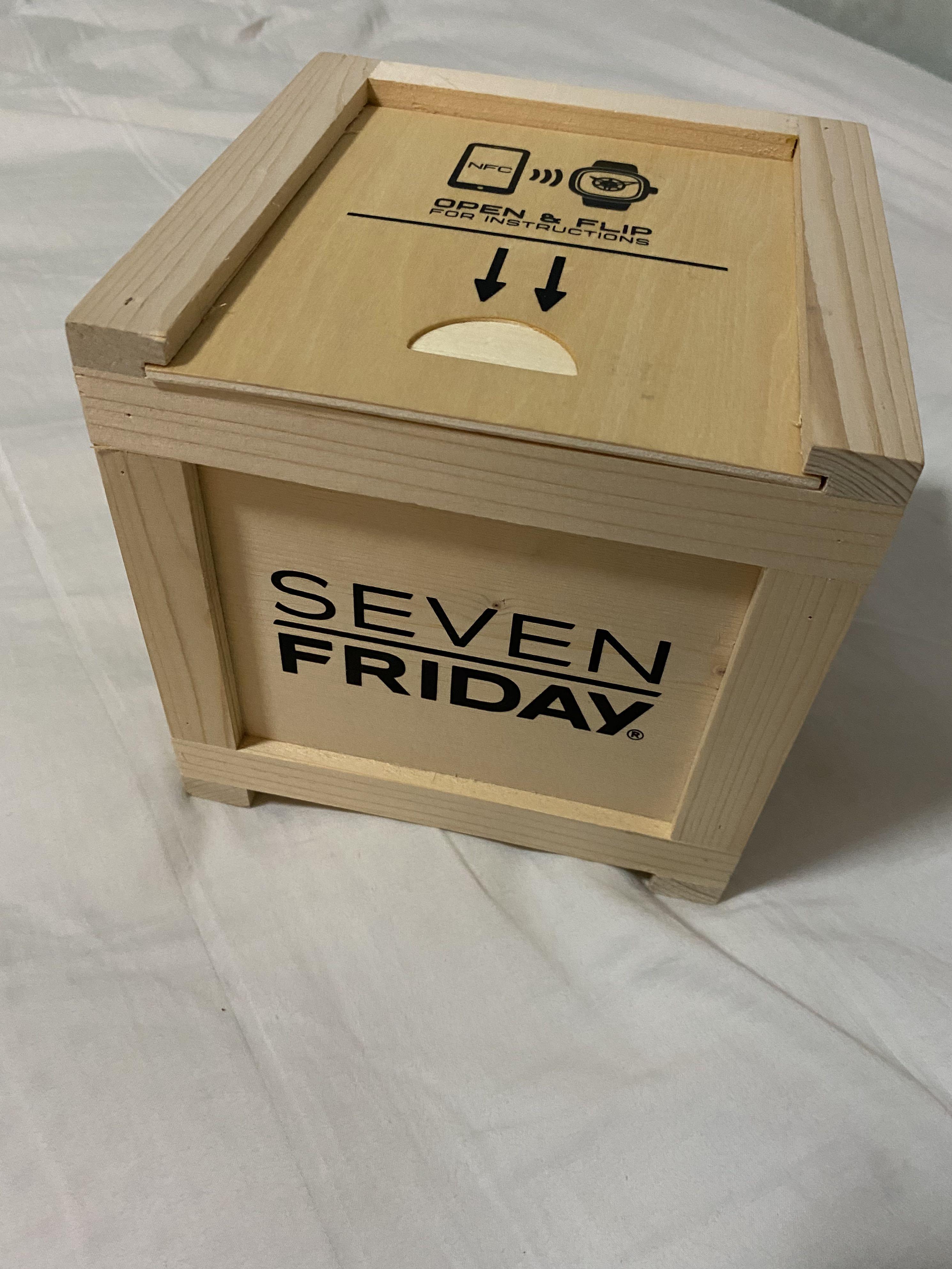 Sevenfriday watch box original store