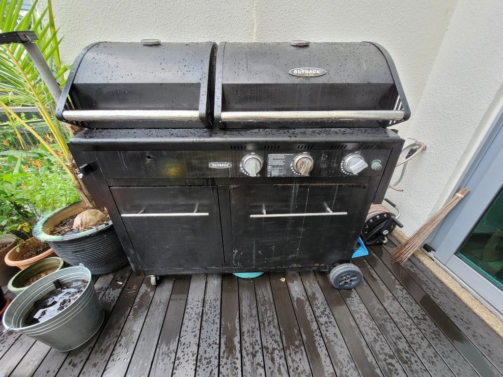 Barbecue Outback gas and charcoal bbq, Home Appliances, Kitchenware