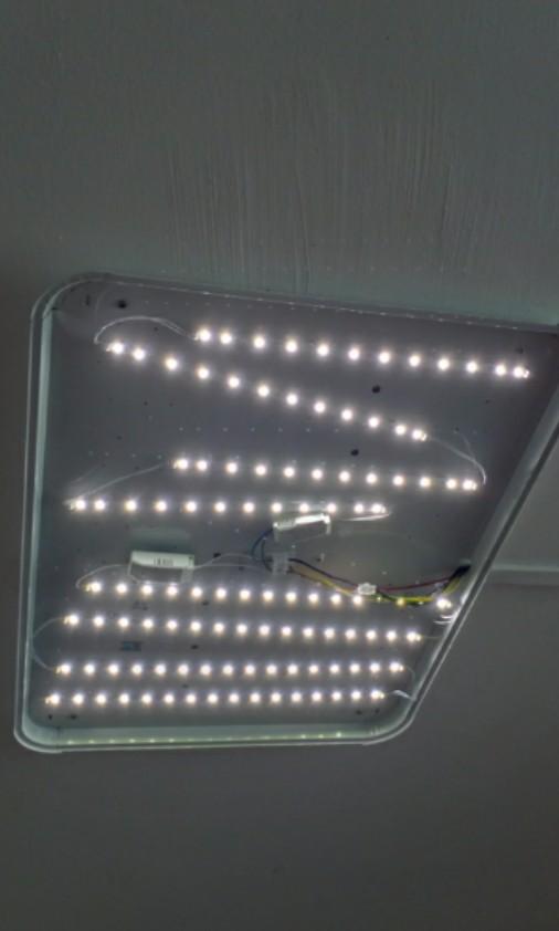 Long LED Light - 31cm n 41cm n 52cm (Category: Lighting) located in Singapore. Submitted by leng8021 (Listing ID 95085724, Image 3). Description: No. Of LED sold in 2017:- 190pcs, 2018:- 132pcs Brand new comes with screws that are magnetic as shown in pic 1 3 times Brighter chips -length 31cm 1 set is 9w x 2 strips power: 18W Price per set:$8 (27w 31cm is avail at $10 each set) (36w 31cm is avail at $12 each set) 3 times Brighter chips -length 41