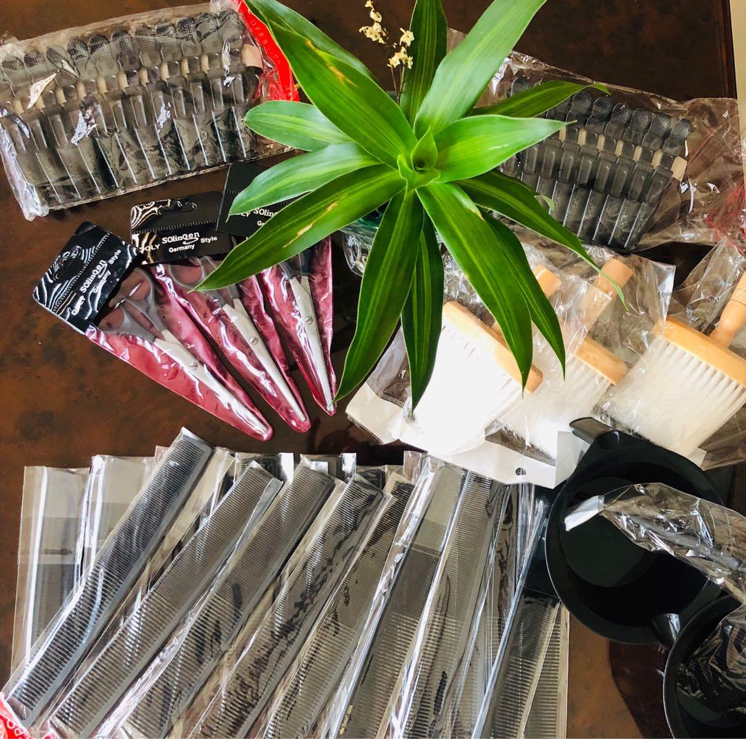 Hair - scissors, comb, dye set, clips (Category: Everything Else Others) located in Manila. Submitted by olive.berry (Listing ID 1052279394, Image 1). Description: .