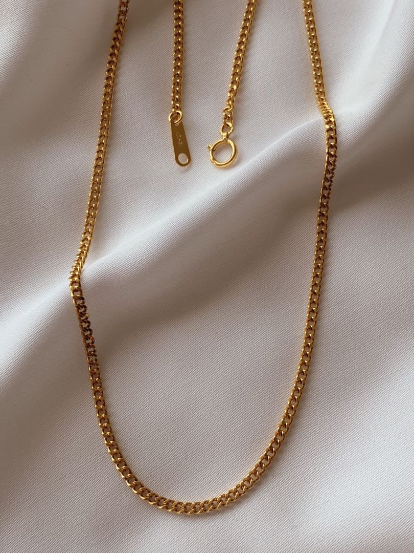 K18 store gold necklace