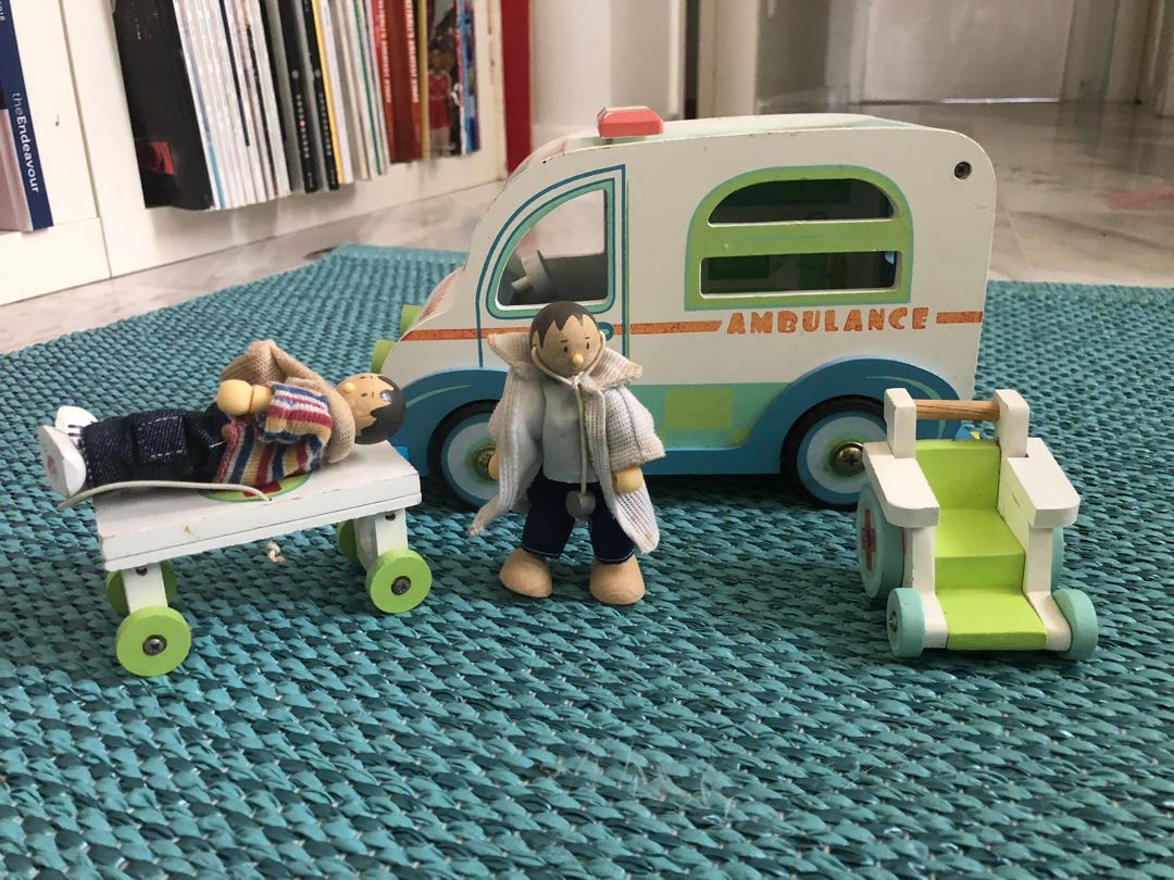 Le toy van ambulance discount