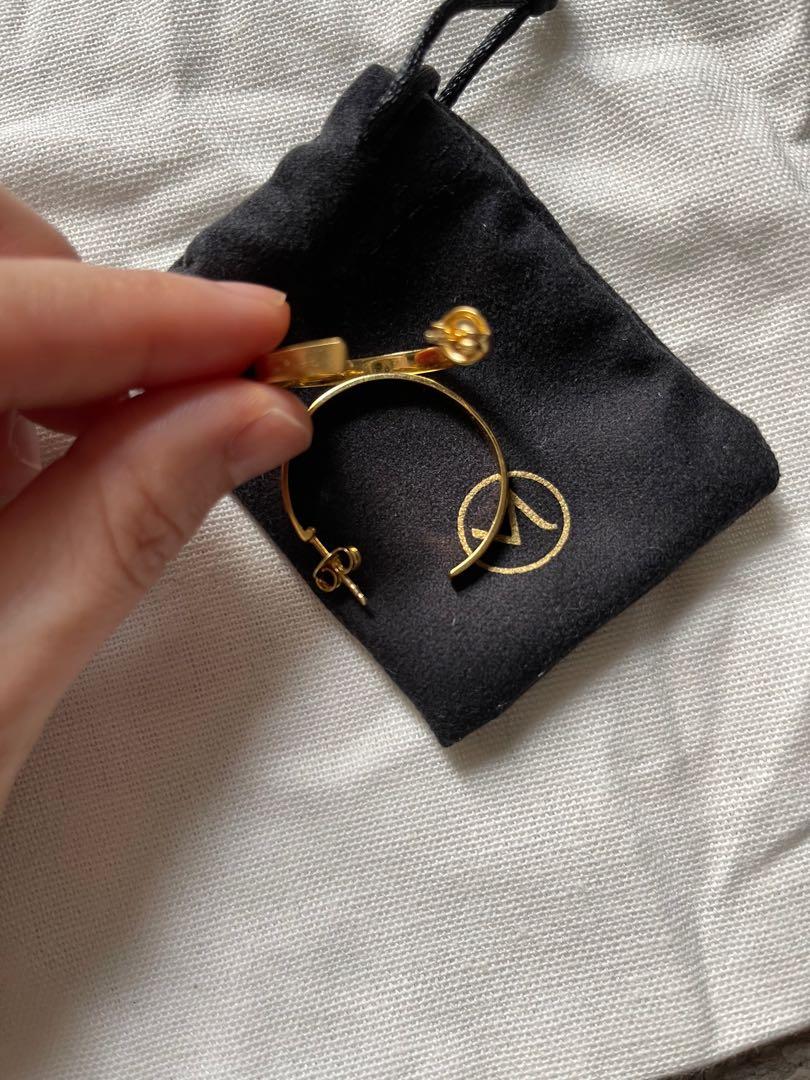 Mejuri hotsell boyfriend hoops