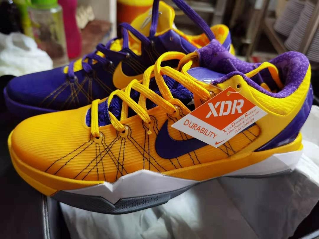 NIKE ZOOM KOBE VII
