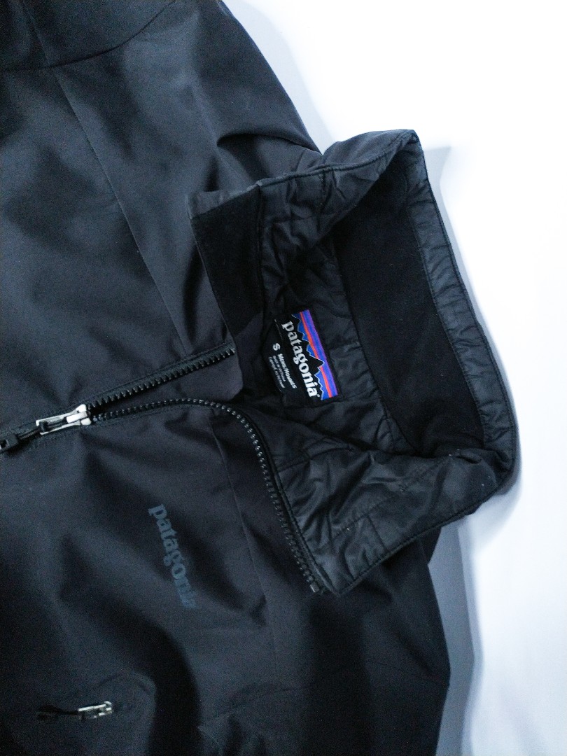 Patagonia Primaloft Windstopper Insulated Jacket, Hobbies u0026 Toys, Travel,  Travel Essentials u0026 Accessories on Carousell