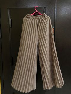 (Category: ) located in . Submitted by ciknonipreloved (Listing ID 1052171366, Image 1). Description: .