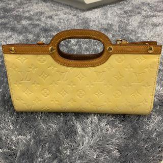 Authentic Louis Vuitton Amarante Monogram Vernis Roxbury Drive Bag, Luxury,  Bags & Wallets on Carousell