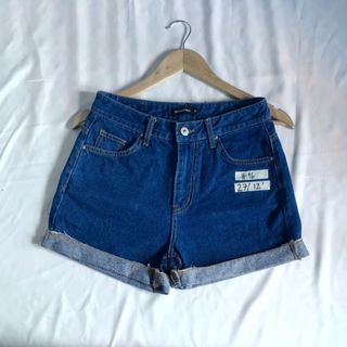 (Category: ) located in . Submitted by hazelos.collection (Listing ID 1052293118, Image 1). Description: .