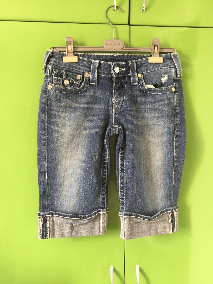 True religion shorts (Category: Shorts) located in Pasig City. Submitted by sandace (Listing ID 1052297258, Image 1). Description: Lightly used and in very good condition. There’s 1 visible stain hopefully can be removed thru washing. Opp 3500.