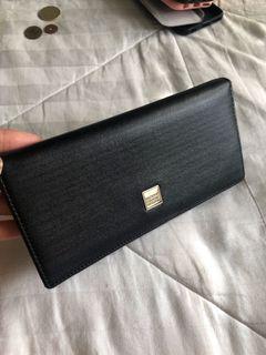 Unused black long wallet