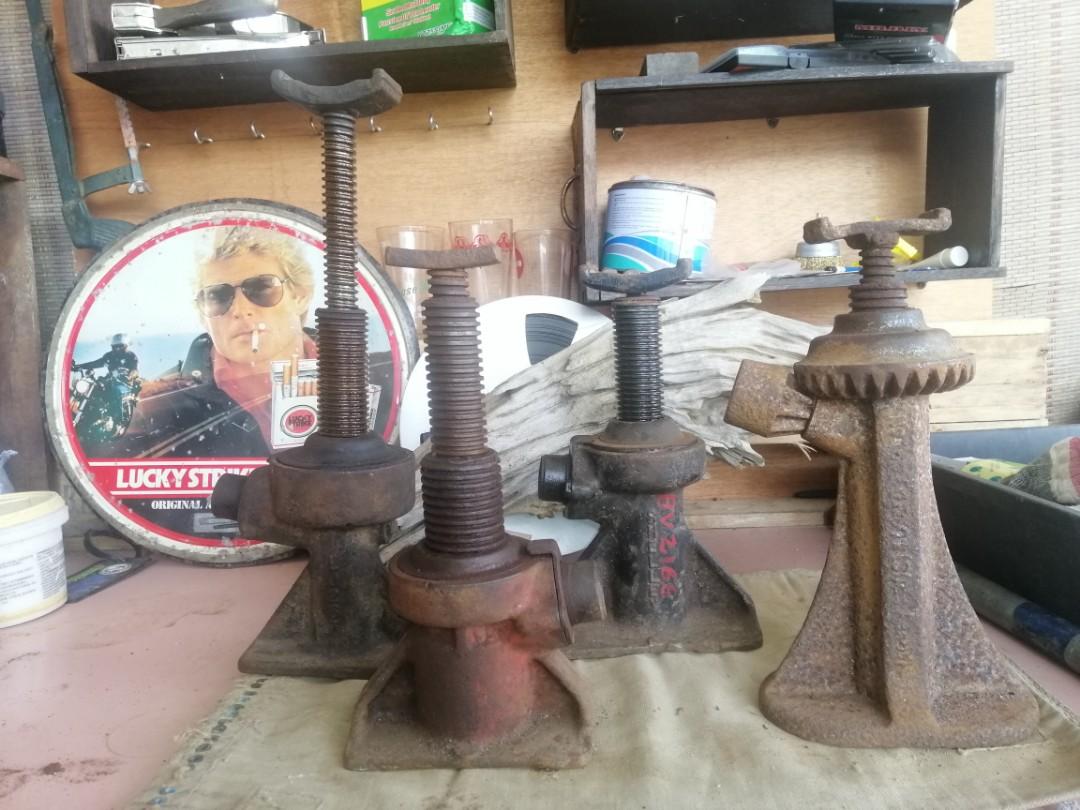 Vintage car jack / jack kereta lama, Hobbies & Toys, Collectibles