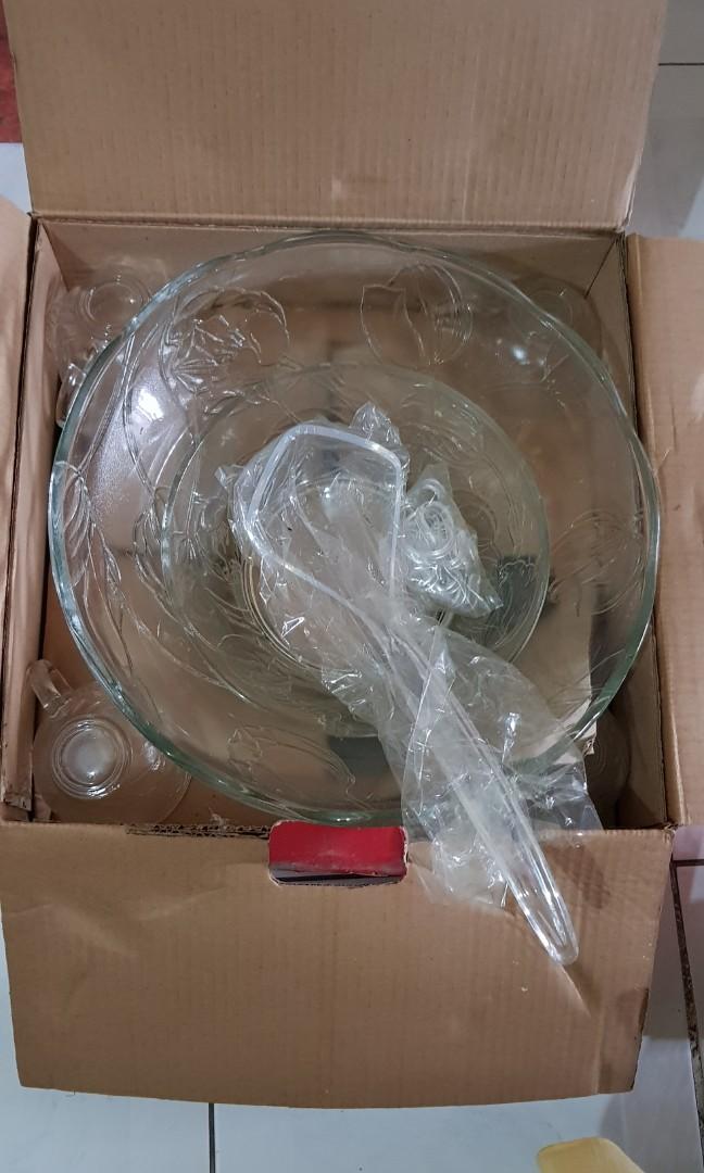 Vintage Punch Bowl Set (Category: Dinnerware & Cutlery) located in Las Pinas. Submitted by bellaprima888 (Listing ID 1052121026, Image 2). Description: Vintage Punch Bowl Set Brand New 27 Pieces 1 Bowl 1 Base 12 cups 12 plastic hooks 1 Ladle.
