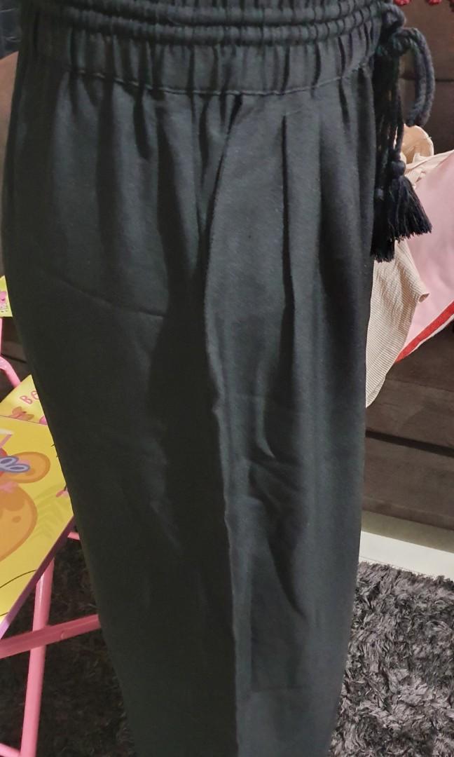 Zara wide leg pants (Category: Other Bottoms) located in Noveleta. Submitted by heyitsroxy (Listing ID 1052250436, Image 1). Description: zara wide leg drawstring pants size xs garterized used once only rfs: bawas kalat.