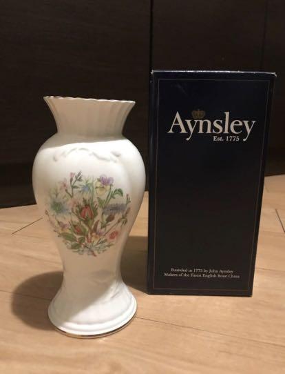 全新Aynsley 英國製花瓶, 興趣及遊戲, 手作＆自家設計, 文具及工藝