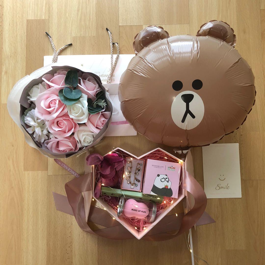 Gift top monthsary girlfriend