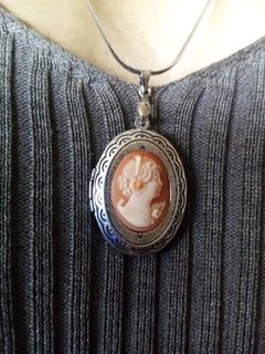 (Category: ) located in . Submitted by cebuuniquejewelry (Listing ID 1052350186, Image 1). Description: .