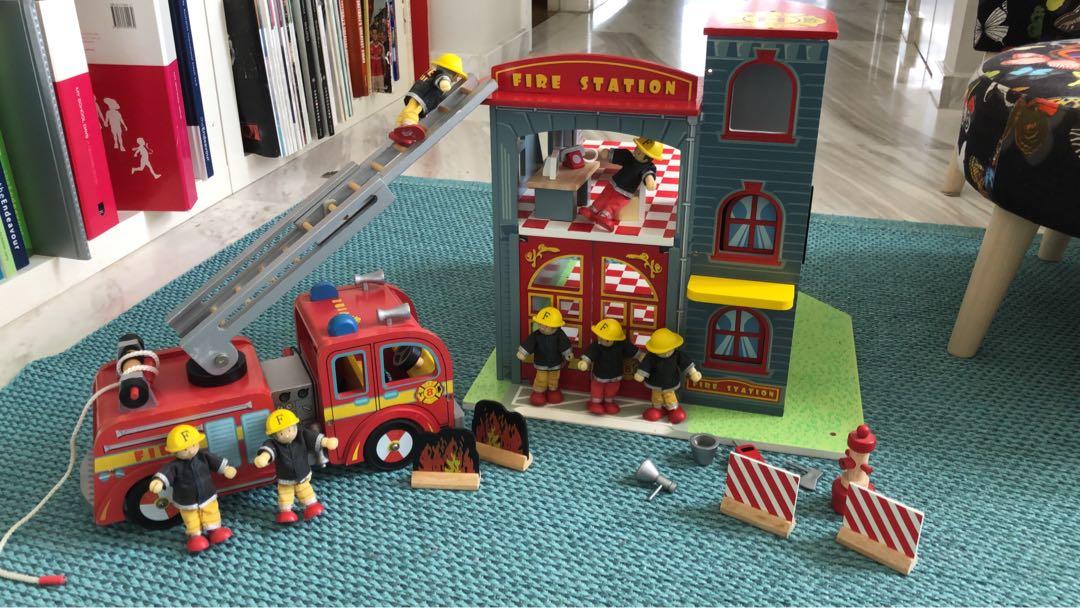 Le toy van fire station online