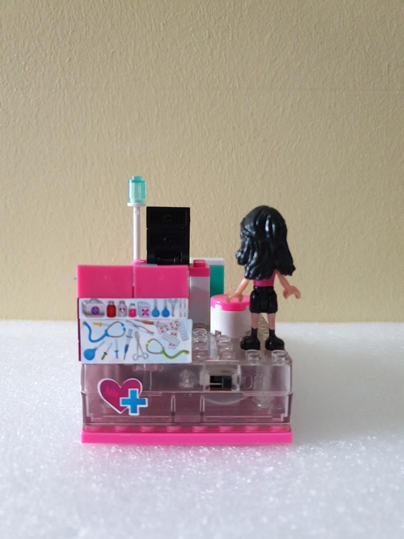 Lego friends store doctor's office