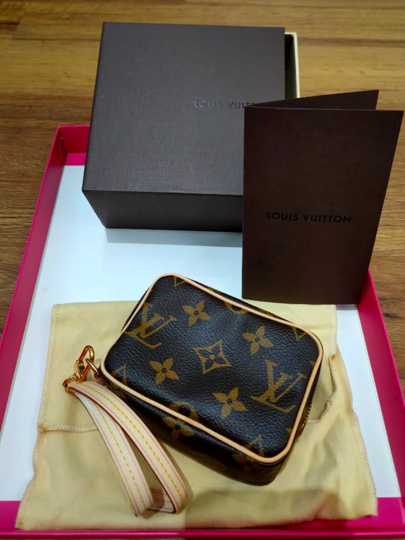 Louis Vuitton Trousse Wapity Case M58030. Great condition. Read full  description