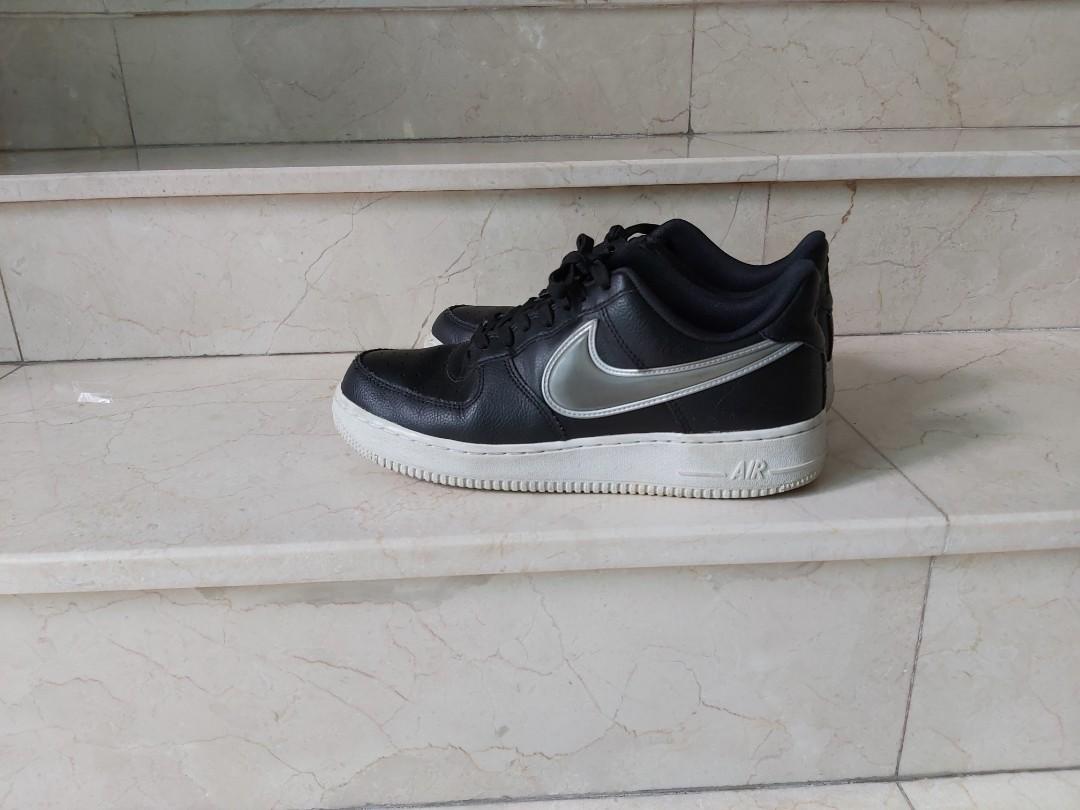 Air force 1 deals low oversized swoosh
