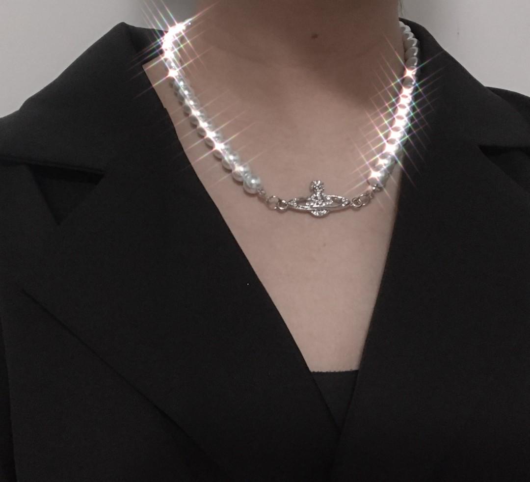 Alien shop pearl necklace