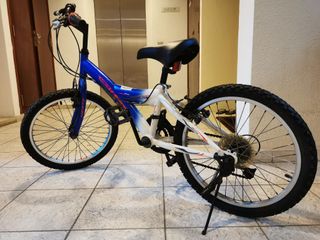 (Category: ) located in . Submitted by lesty27 (Listing ID 1046576271, Image 1). Description: .