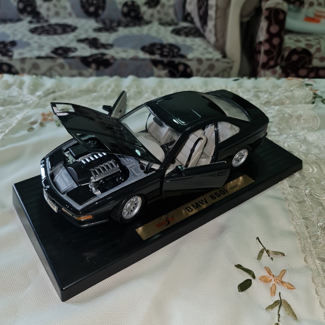 990 Bmw 850i 1 18 Maisto Special Edition Dark Blue Diecast Model Toys Games Action Figures Collectibles On Carousell