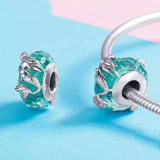 (Category: ) located in . Submitted by declutterboutique (Listing ID 1035505960, Image 1). Description: .