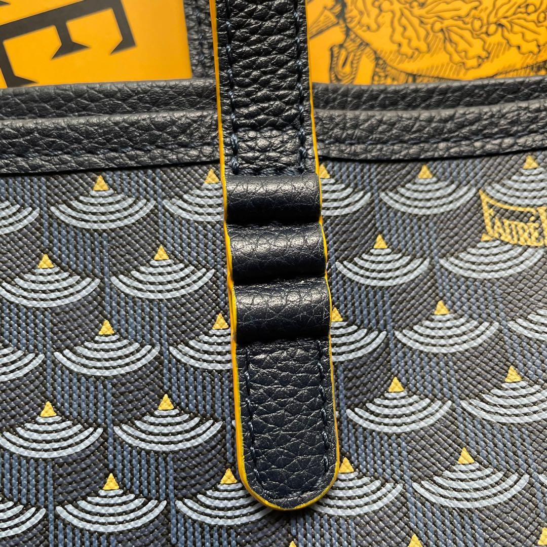Fauré Le Page - The Daily Battle bag – swashbuckling attitude at high  altitude. . Weapon of Seduction: Daily Battle 32 Yellow Border in Paris  Blue Scale Canvas & Navy Leather 💛 .
