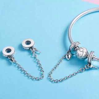(Category: ) located in . Submitted by declutterboutique (Listing ID 1036848898, Image 1). Description: .