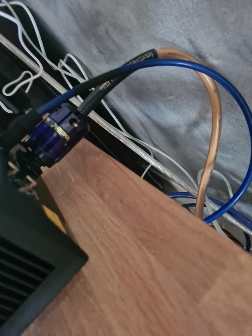 Isotek evo 3 Elite Power Cable 2m, Mobile Phones & Gadgets, Mobile