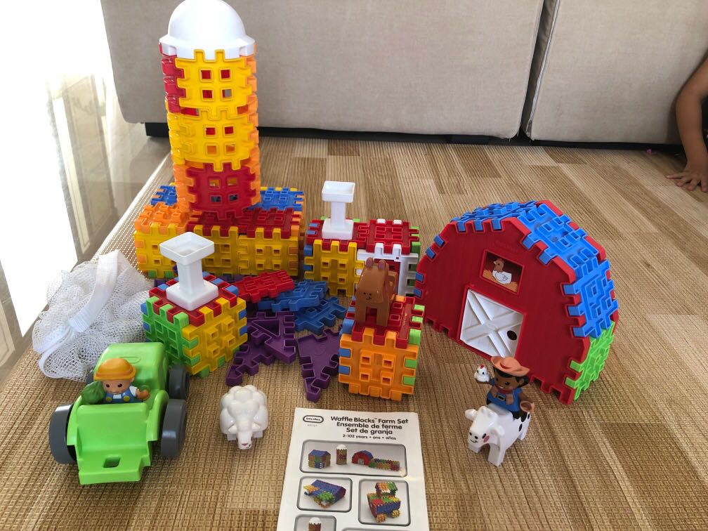 Little tikes waffle blocks farm discount