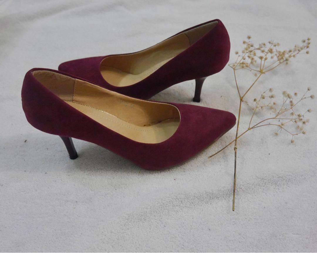 Maroon cheap pointed heels