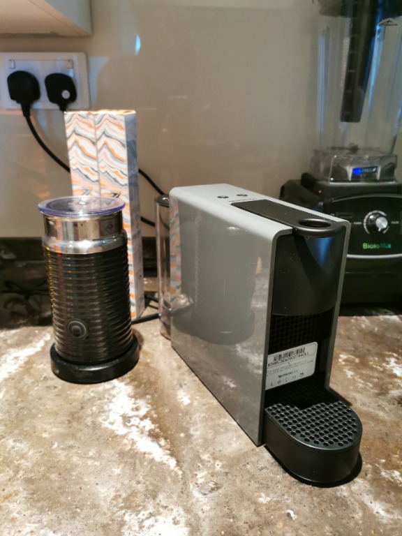 Nespresso essenza cheap mini grey