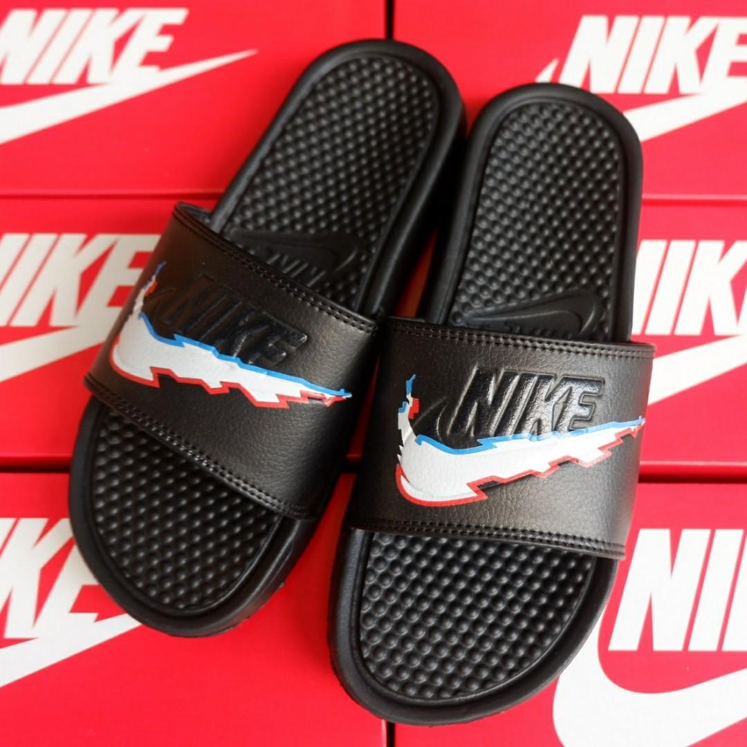 nike benassi tag