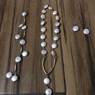 Preloved set of pearl