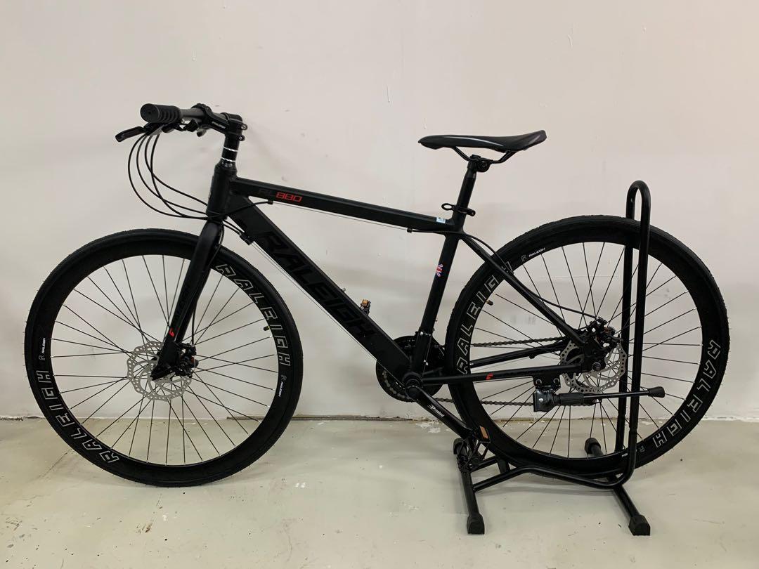 Raleigh hybrid road bike bicycle on off road , Sports Equipment